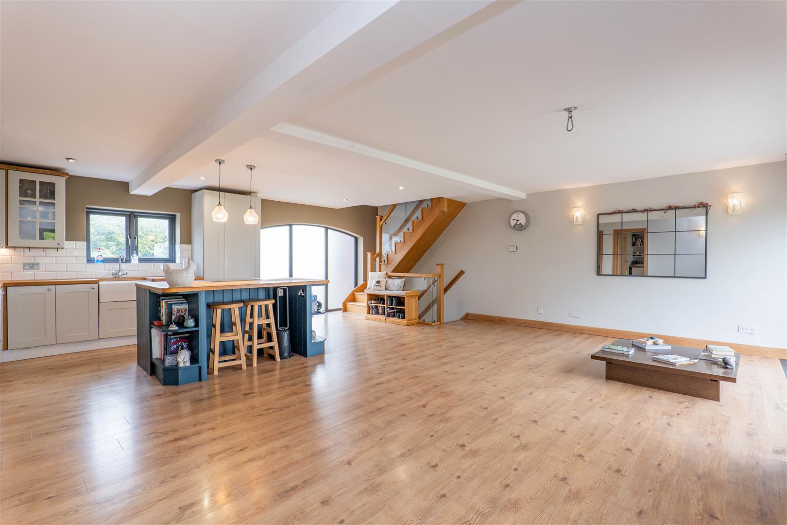 5 bed property in Plodder Lane, Bolton